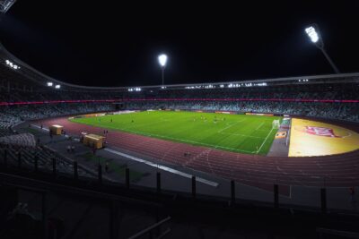 Pelouse d un stade de football sous les projecteurs, illustration mercato